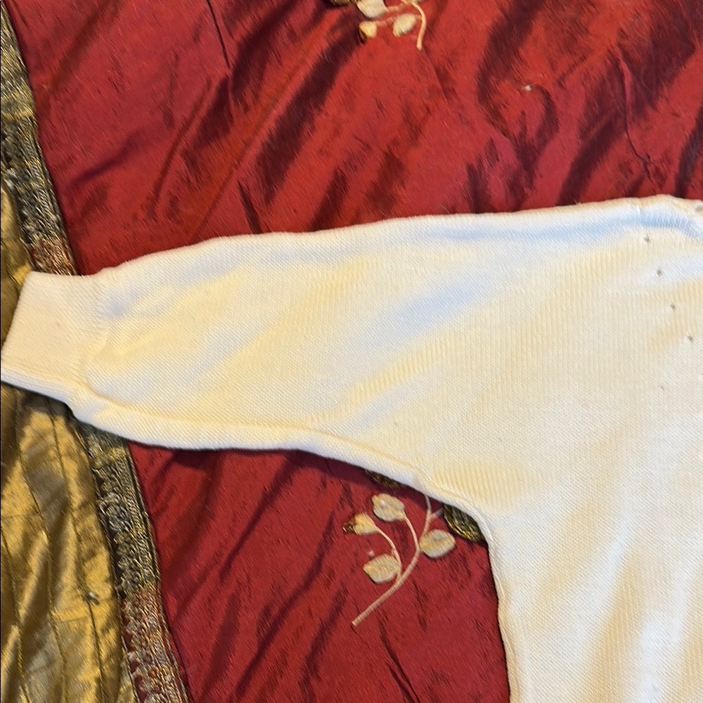 WHBM Elegant WHITE Sweater 3/4 Sleeves Beautiful Knit Design Band Bottom Sz M - Picture 7 of 8